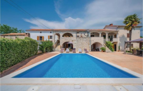Nice Apartment In Baderna With Kitchen